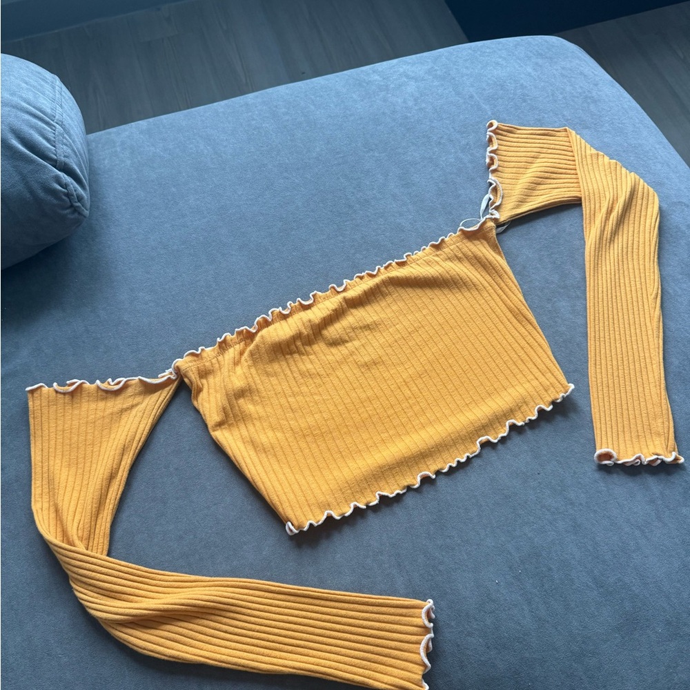 Size M crop top Forever 21